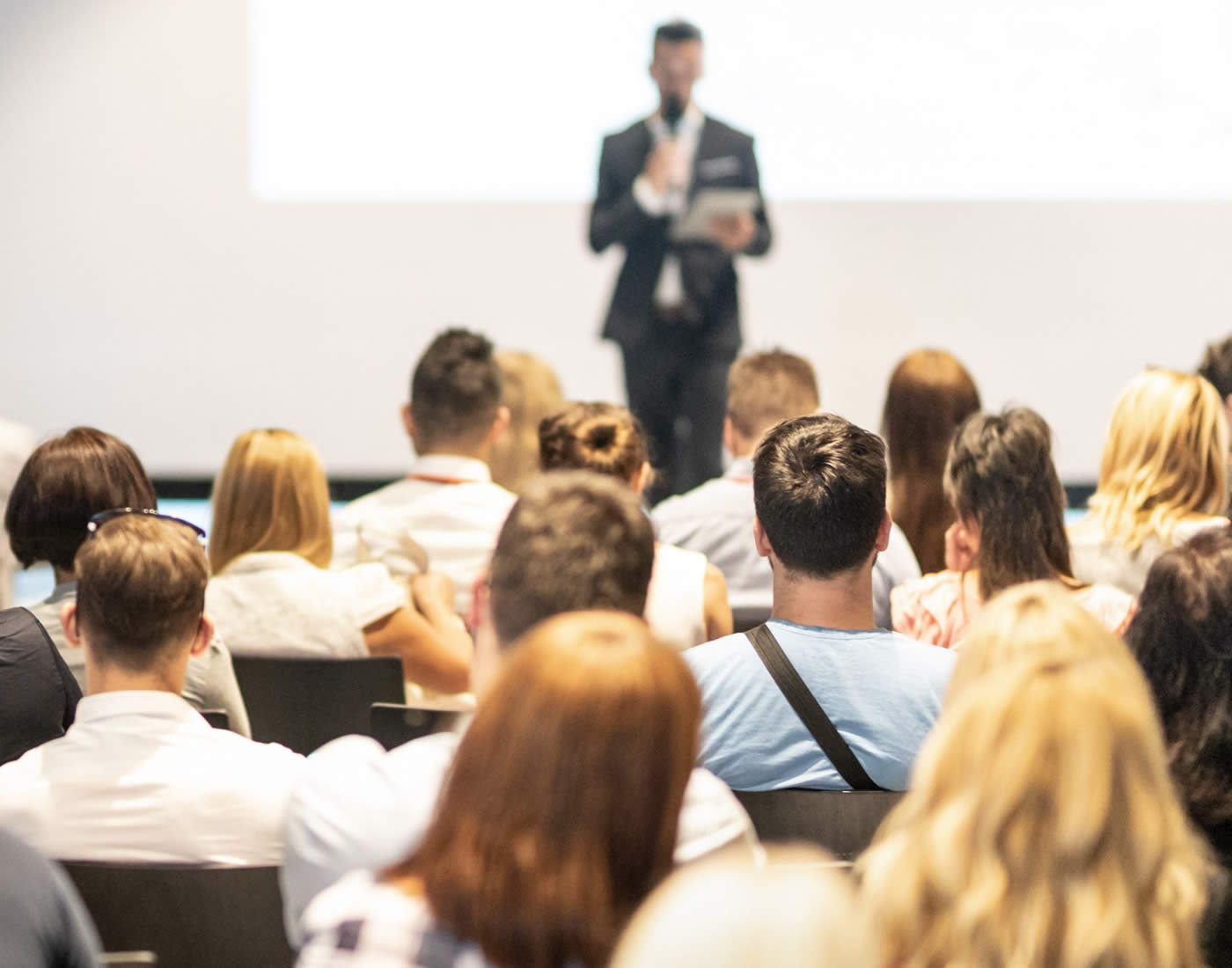 team building improves employee engagement